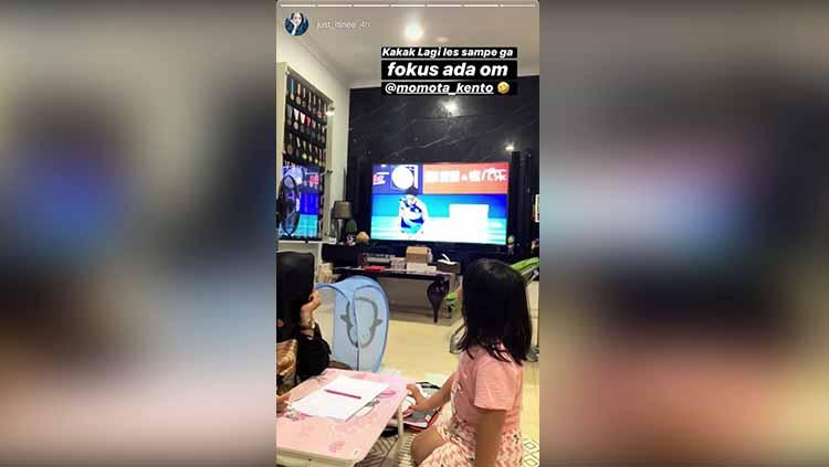 Pesona Kento Momota di Denmark Open 2019 Buat Putri Mohammad Ahsan Gagal Fokus Copyright: just_itinee