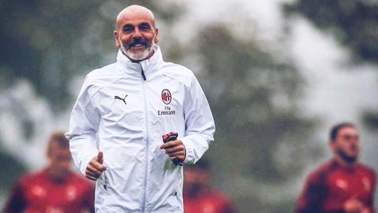 Pelatih AC Milan, Stefano Pioli. Copyright: Twitter.com/Matty Lewis