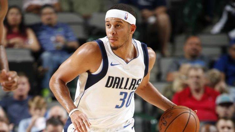 Seth Curry berhasil mencetak 30 poin dan membawa Dallas Mavericks menang 122-111 atas Detroit Pistons dalam laga yang digelar di Mexico City, Jumat (13/12/19) pagi WIB. - INDOSPORT