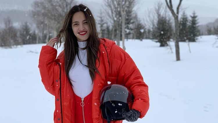 Selebriti kenamaan Indonesia, Nia Ramadhani membuat takjub netizen karena memiliki badan kekar dan eksotis ketika workout.