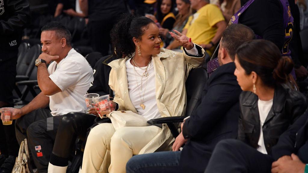 Rihanna di laga LA Lakers vs Utah Jazz. - INDOSPORT