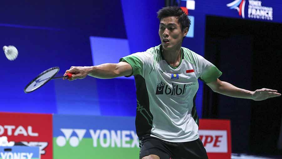 Shesar Hiren Rhustavito takluk atas lawan kontroversial Anthony Sinisuka Ginting, Lee Cheuk Yiu pada babak pertama Malaysia Masters 2020. - INDOSPORT