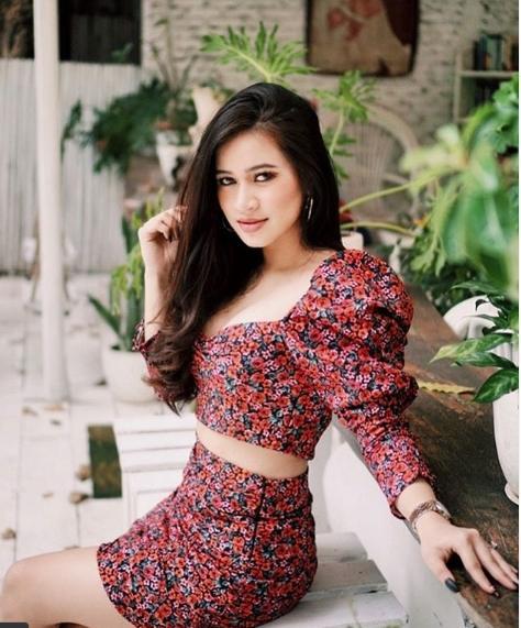 Pose seksi Putri Amelia Zahraman, Miss Sport yang diduga terlibat prostitusi online. Copyright: Instagram@putrimeliaaa