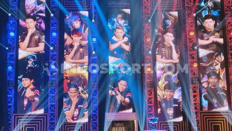 Tim RRQ ternyata lebih baik dibandingkan tim juara, EVOS, sepanjang babak Play Offs MPL Season 4 2019.