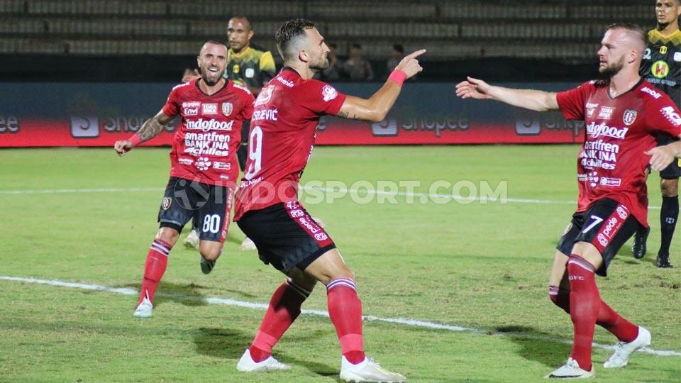 Daftar top skor sementara kompetisi Asia Tenggara Piala AFC 2020 membuat dua pemain Bali United Ilija Spasojevic dan Melvin Platje dekati puncak.