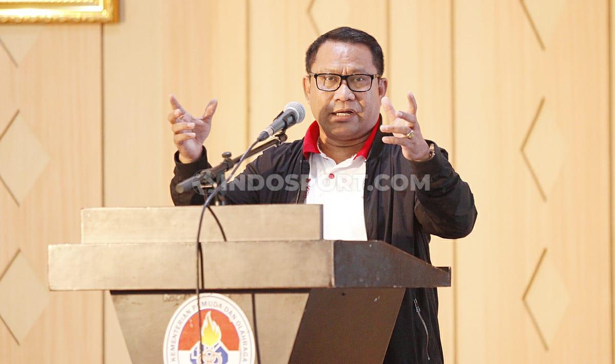 Caketum PSSI Periode 2019-2024, Fary Djemy Francis saat menyampaikan vis dan misi pada acara diskusi 'Mencari Ketum PSSI Ideal' di Wisma Kemenpora, Rabu (30/10/19).