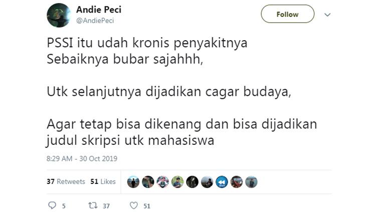 Kicauan pentolan Bonek Andie Peci usai menonton tayangan Mata Najwa PSSI Bisa Apa Jilid 5, Kongres Buat Apa. Copyright: Twitter/@AndiePeci