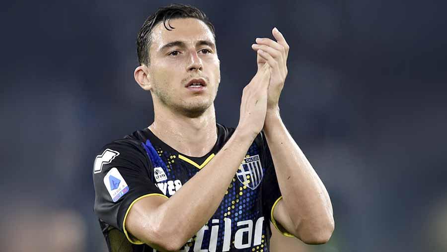 Inter Milan tampaknya harus mewaspadai manuver AS Roma yang konon tengah melirik Matteo Darmian. Foto: Andrea Staccioli/LightRocket via Getty Images.