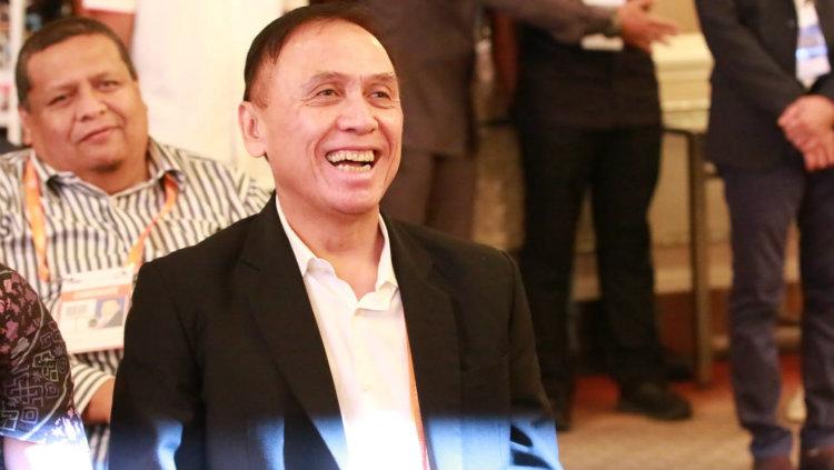 Mochamad Iriawan alias Iwan Bule resmi terpilih sebagai Ketua Umum PSSI periode 2019-2023 sesuai hasil Kongres Luar Biasa (KLB) Pemilihan di Hotel Shangri-La, Jakarta, Sabtu (2/11/19). - INDOSPORT