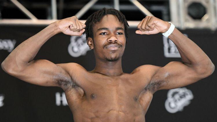Putra Evander Holyfield, Evan Holyfield berhasil tampil sensasional dalam debut tinju profesionalnya. Ia berhasil menumbangkan Nick Winstead dalam 16 detik saja - INDOSPORT