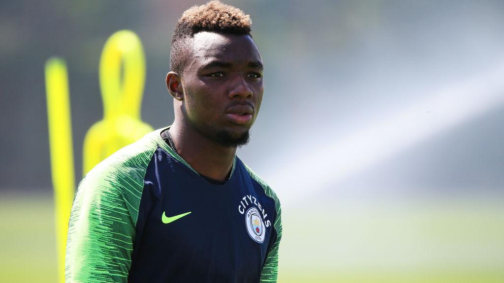 Striker buangan Manchester City, Thierry Ambrose memutuskan untuk hengkang dari klub karena kurangnya waktu bermain.