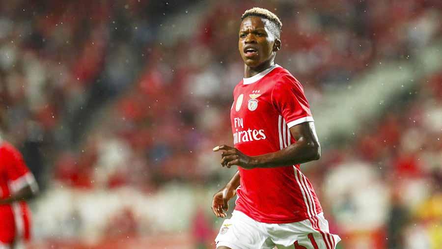Revolusi kedatangan gelandang Benfica, Florentino Luis, bikin enam pemain AC Milan terancam.