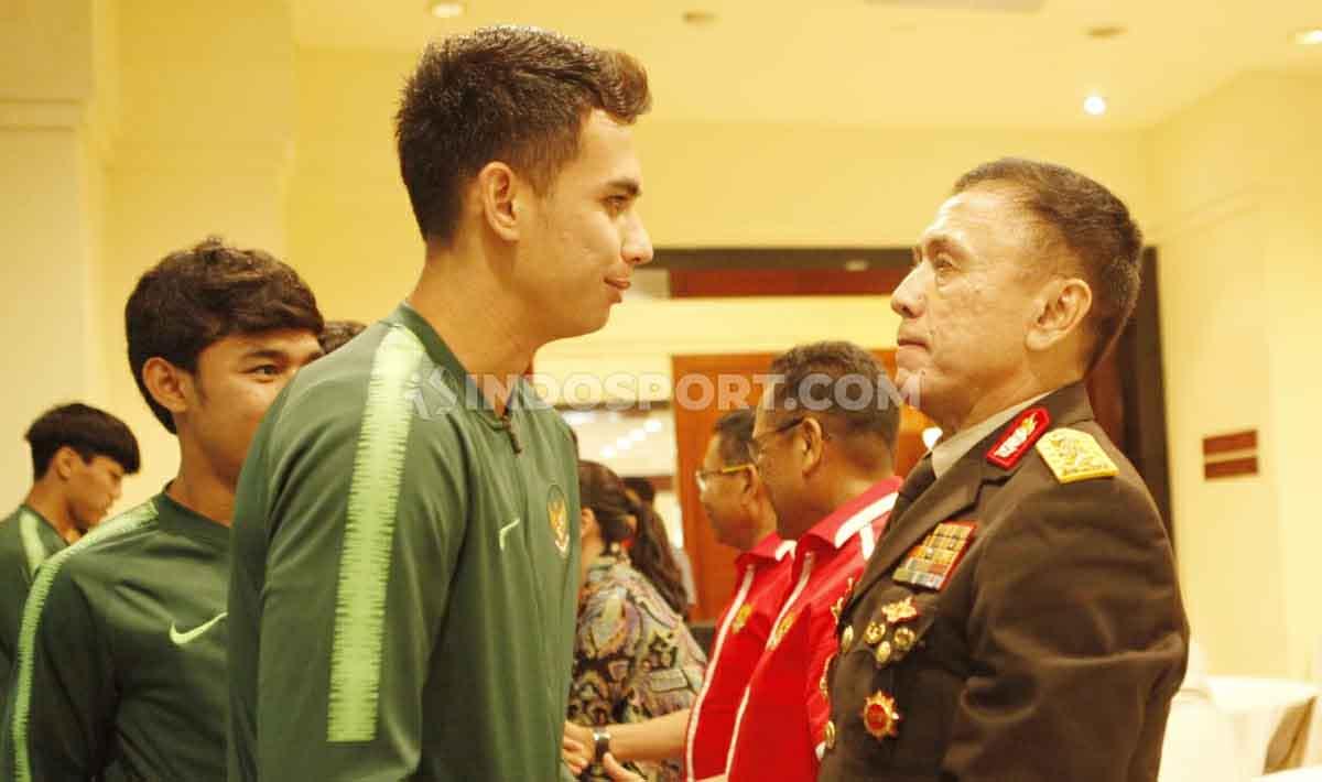 Kunjungan Ketum PSSI, Mochamad Iriawan atau Iwan Bule ke skuat Timnas Indonesia U-23 di Hotel Sultan Senayan, Jakarta, Rabu (06/11/19).