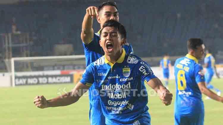 Selebrasi gol Febri Hariyadi