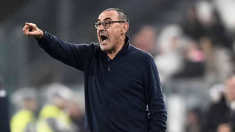 Gelandang Borussia Dortmund, Emre Can, tampak senang mengetahui klub Serie A Italia, Juventus, memecat Maurizio Sarri.