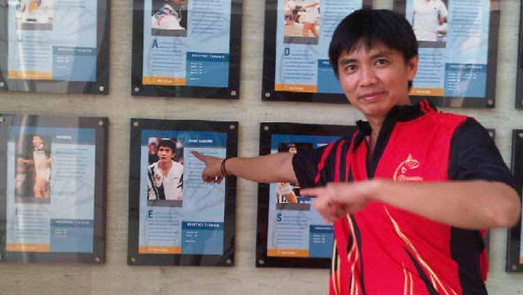 Berlinang air mata, legenda bulutangkis ganda putra Indonesia, Antonius Budi Ariantho, mengaku rindu akan sosok sang partner, Denny Kantono.