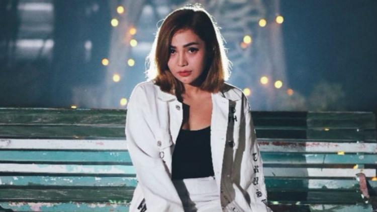 Penyanyi dangdut Chacha Sherly diketahui sebagai Bonek alias suporter Persebaya Copyright: jagodangdut.com
