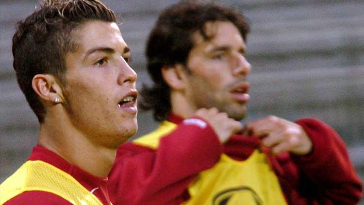 Cristiano Ronaldo-Ruud van Nistelrooy semasa di Man United. Copyright: Goal