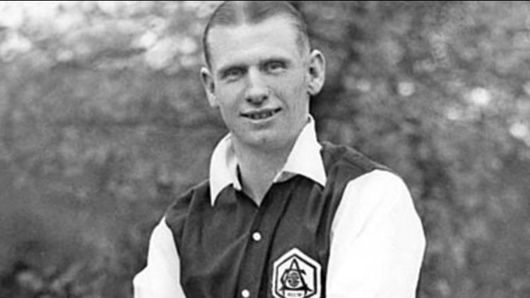 Mengenal sosok Cliff Bastin, Legenda klub Liga Inggris Arsenal yang tuli dan mampu menjadi top skorer ketiga The Gunners sepanjang masa.