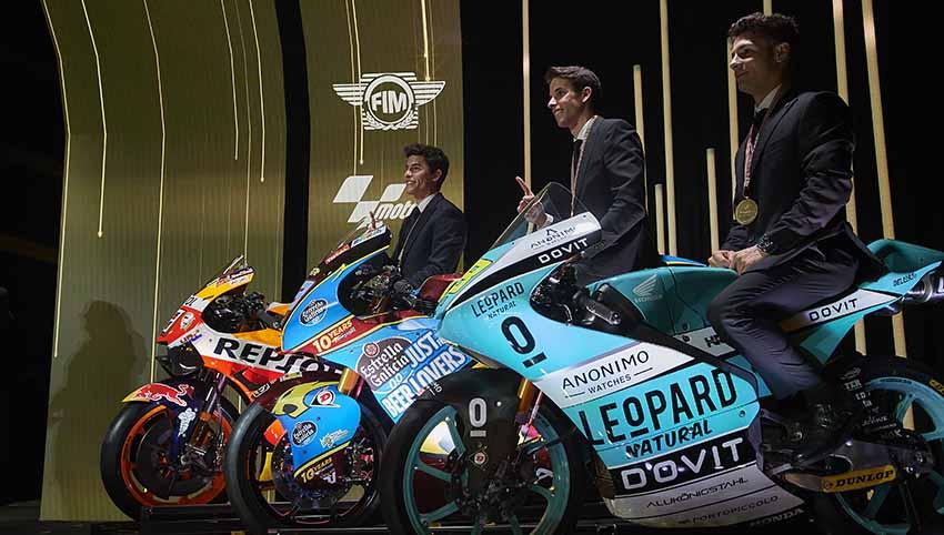 Pemenang MotoGP 2019 Marc Marquez, juara dunia Moto2 2019 Alex Marquez, dan juara dunia Moto3 Lorenzo Dalla Porta.