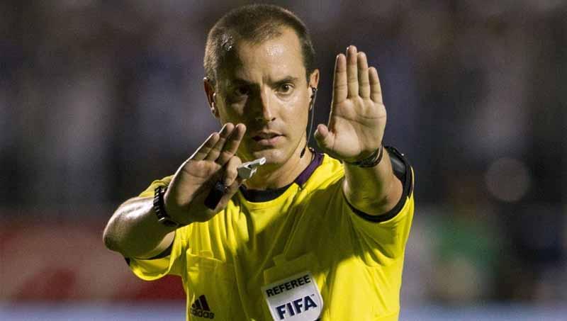 Hampir seluruh kontestan Liga 1 2019 mengungkapkan ketidakpuasan terhadap kinerja wasit lokal. Apakah wasit asing adalah solusinya?