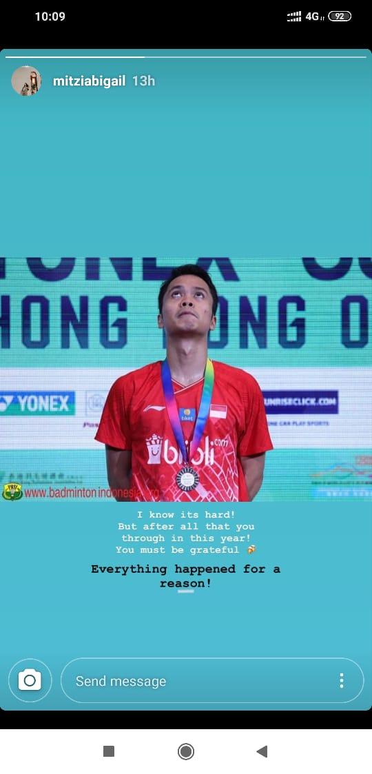 Anthony Sinisuka Ginting mendapatkan dukungan dari kekasihnya Mitzi Abigail usai kalah di Hong Kong Open 2019 Copyright: Instagram/Mitzi Abigail