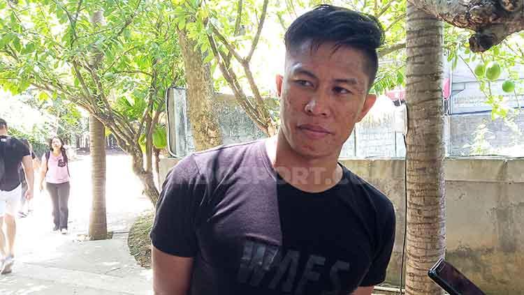 Bek Bali United, Agus Nova saat diwawancarai awak media di Rai Fitnes, Kuta, Bali, Senin (18/11/19) siang.