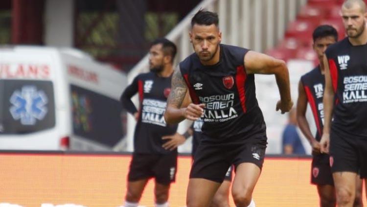 Raphael Maitimo saat berseragam PSM Makassar.
