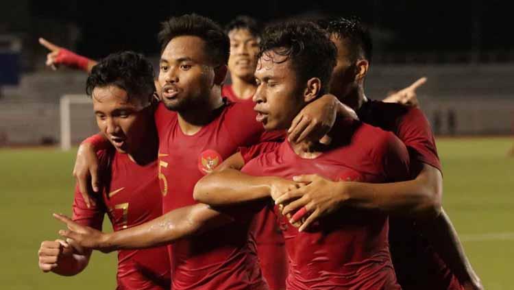 Timnas Indonesia U23 melakukan selebrasi usai menang 2-0 atas Thailand