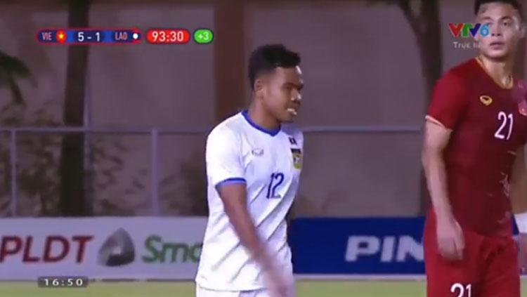 Pemain Timnas Laos, Vannasone Douangmaity bermain tak kurang dari 10 detik dalam pertandingan SEA Games 2019 melawan Vietnam