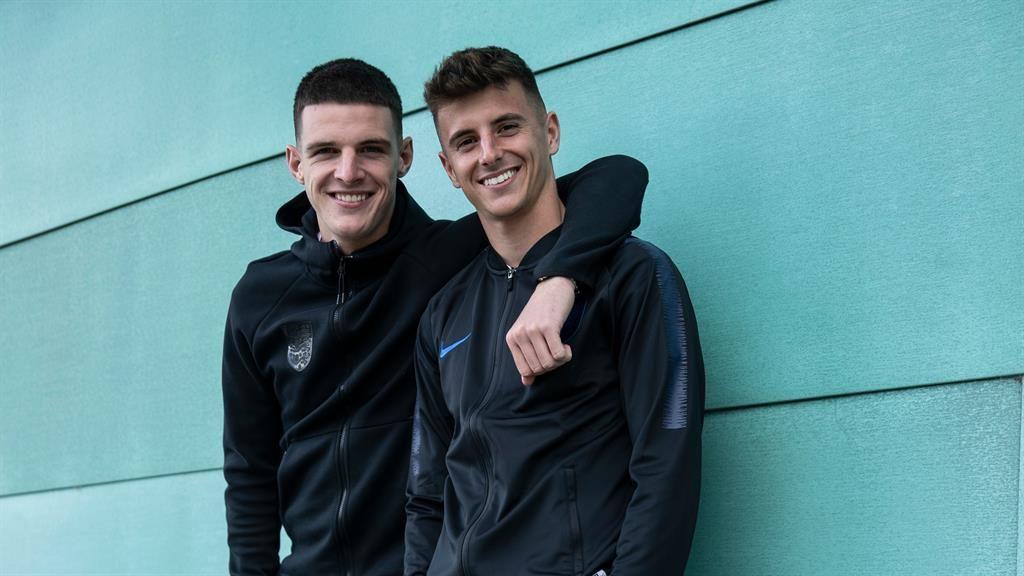 Declan Rice dan Mason Mount di Timnas Inggris Copyright: Metro News