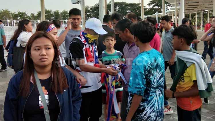 Antusiasme warga lokal dan Indonesia jelang opening SEA Games 2019 di Philippine Arena, Filipina, Sabtu (30/11/19).