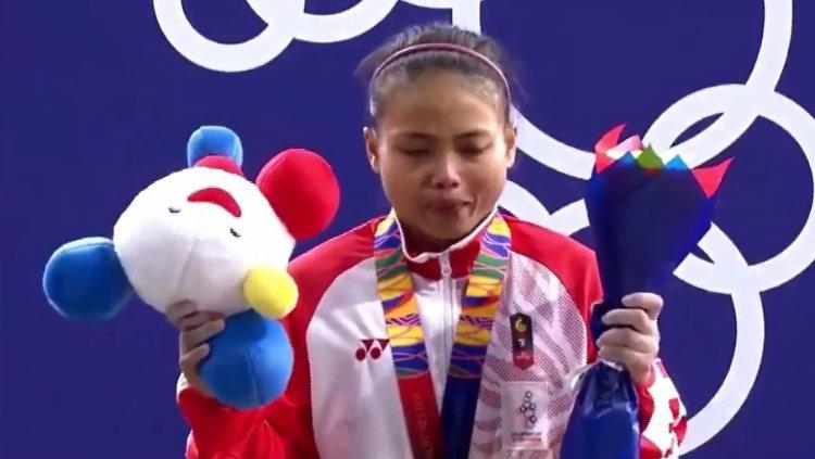 Lisa Setiawati raih medali perak SEA Games 2019 di nomor Women's 45 kg angkat besi. - INDOSPORT