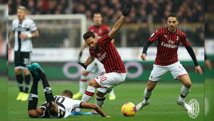 Situasi pertandingan pekan ke-14 Serie A Liga Italia antara Parma vs AC Milan, Minggu (01/12/19). Copyright: AC Milan