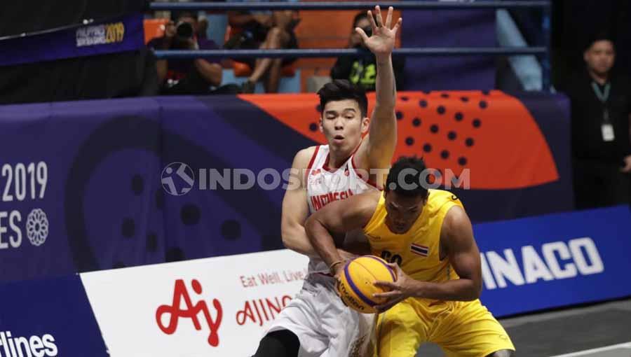 Aksi Timnas Basket 3x3 Indonesia melawan Thailand di Fil Oil Flying Center V, Metro Manila, Senin (02/12/19) kemarin. - INDOSPORT