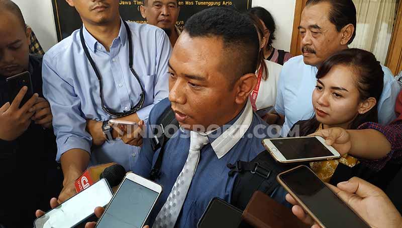 Kuasa Hukum Shalfa Avrila Siani atlet senam Jatim usai bertemu gubernur di gedung Grahadi, Senin (02/12/19).