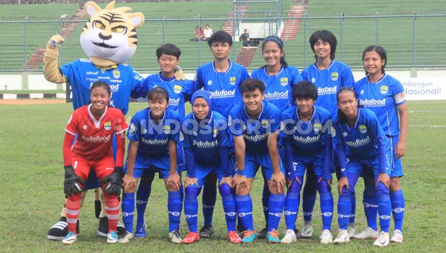 Starting eleven Persib Putri saat pertandingan leg pertama semifinal Liga 1 Putri 2019 menghadapi Arema FC Putri di Stadion Siliwangi, Kota Bandung, Minggu (01/12/2019).