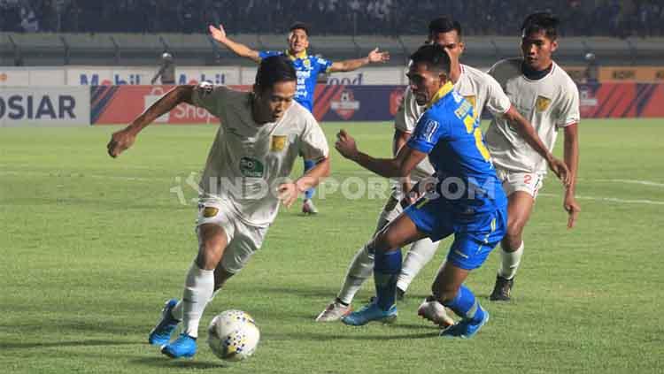 Persib Bandung harus menelan kekalahan dari Persela Lamongan dalam laga kandang pekan ke-30 Liga 1 2019 dan itu menghasilkan tiga fakta di luar nalar. - INDOSPORT