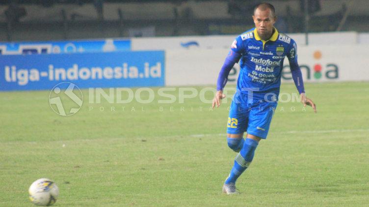Kapten Persib, Supardi Nasir saat pertandingan Liga 1 2019 menghadapi Persela Lamongan di Stadion Si Jalak Harupat, Kabupaten Bandung, Selasa (03/12/2019). - INDOSPORT