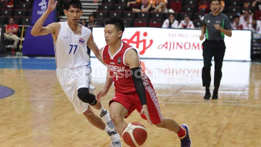 Timnas Basket Putra Indonesia takluk dari Thailand di Mall Of Asia, Manila, Rabu (04/12/19).