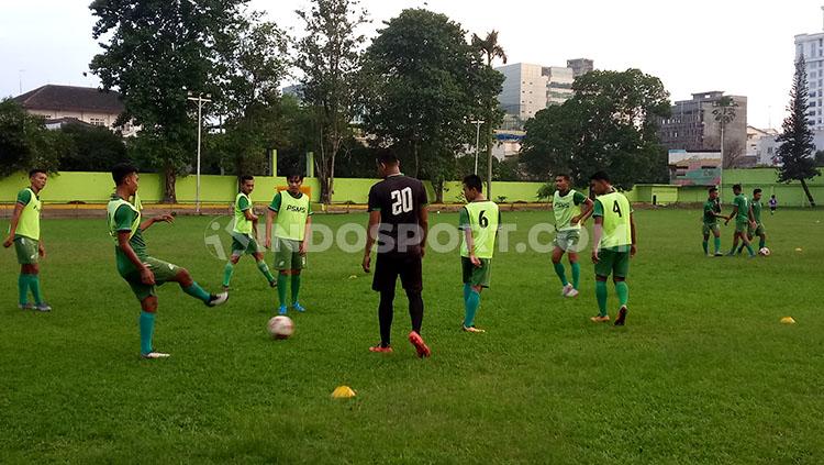 Skuat PSMS Medan menggelar latihan di Stadion Kebun Bunga, Medan, Kamis (5/12/19) sore. - INDOSPORT