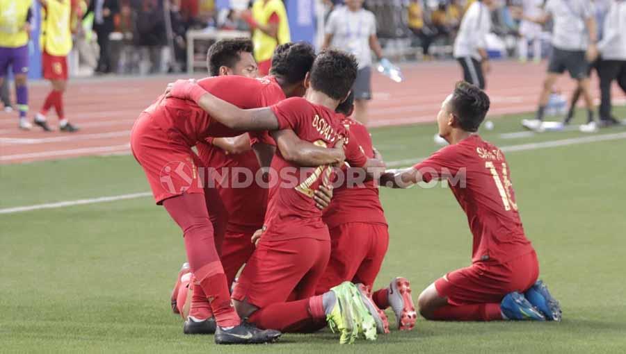 Selebrasi pemain Timnas Indonesia U-23 usai gawang Myamar kebobolan dalam semifinal SEA Games 2019.
