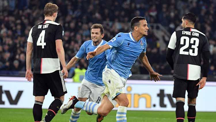 Selebrasi pemain Lazio, Luiz Felipe usai cetak gol ke gawang Juventus dalam pertandingan Liga Serie A Italia 2019-2020 pekan ke-15 di Stadion Olimpico