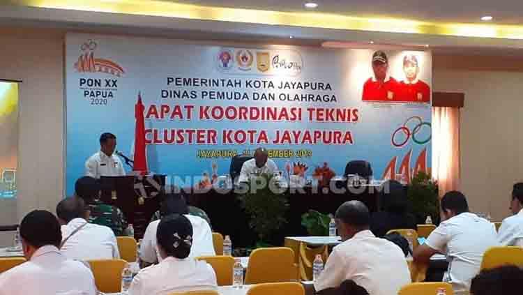Rapat Koordinasi Teknis Cluster Kota Jayapura, Rabu (11/12/19). Mereka tengah menggenjot persiapan yang menyangkut fasilitas penunjang seperti penginapan, transportasi, hingga konsumsi atlet.