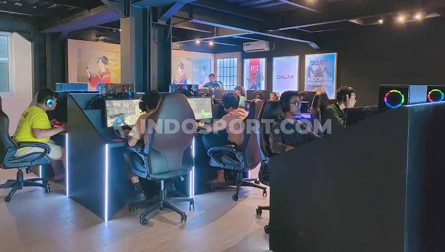 Kelas VIP di Tokyo Gaming Space milik Reza Arap dengan harga sewa Rp15.000 per jam