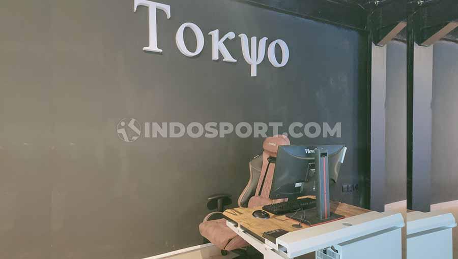 Meja Streaming Khusus Reza Arap Oktovian di eSports center Tokyo Gaming Space.