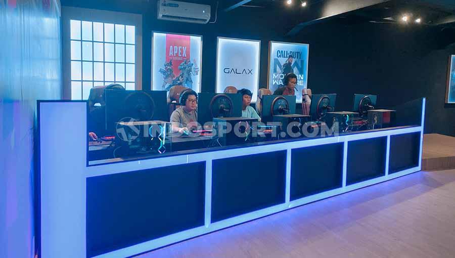 Suasana di Kelas Premium Tokyo Gaming Space yang ada di eSports Center milk Reza Arap.
