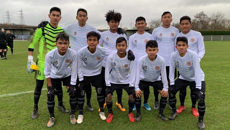 Skuat Garuda Select jilid 2 saat menjalani laga uji coba di Inggris. - INDOSPORT