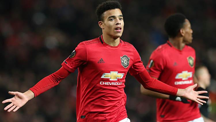Striker muda Manchester United, Mason Greenwood mencetak dua gol untuk timnya saat melawan AZ Alkmaar di Liga Europa 2019-2020 Copyright: John Peters/GettyImages