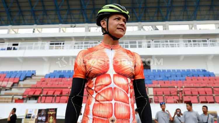 Gubernur Jawa Tengah, Ganjar Pranowo, meminta maaf setelah dianggap sebagai salah satu penyebab kegagalan Indonesia menggelar Timnas Indonesia U-20 2023. - INDOSPORT